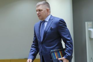 Ficův stav se zlepšuje, premiér komunikuje, oznámila nemocnice - Seznam Zprávy